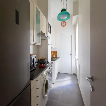 The Rent - Spacious Two-bedroom In Crocetta Apartamento *