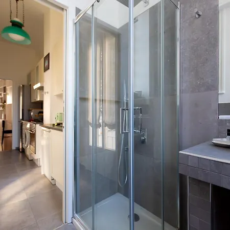 The Rent - Spacious Two-bedroom In Crocetta * Milão