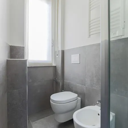 The Rent - Spacious Two-bedroom In Crocetta Apartamento *