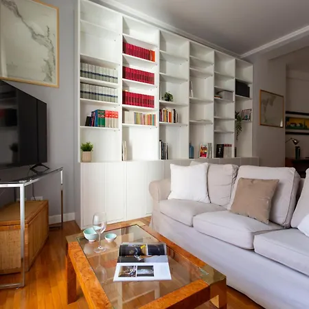 The Rent - Spacious Two-bedroom In Crocetta Apartamento Milão